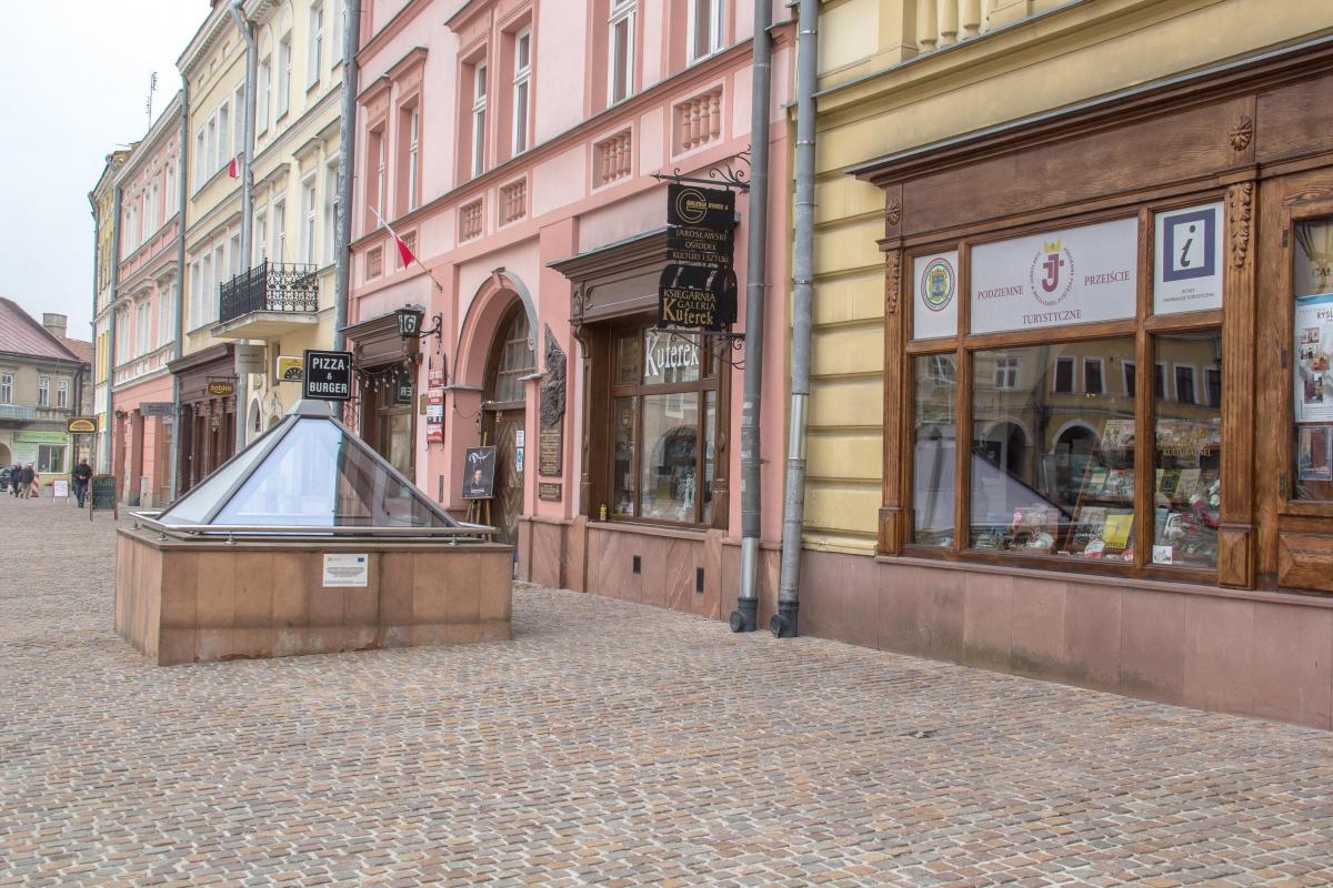 Czy przyszłość Podziemnego Przejścia Turystycznego w Jarosławiu jest zagrożona? Tego jednoznacznie stwierdzić się nie da – na pewno spór pomiędzy miastem a muzeum niczego dobrego nie wróży.<br/>fot.Bartłomiej Pacek