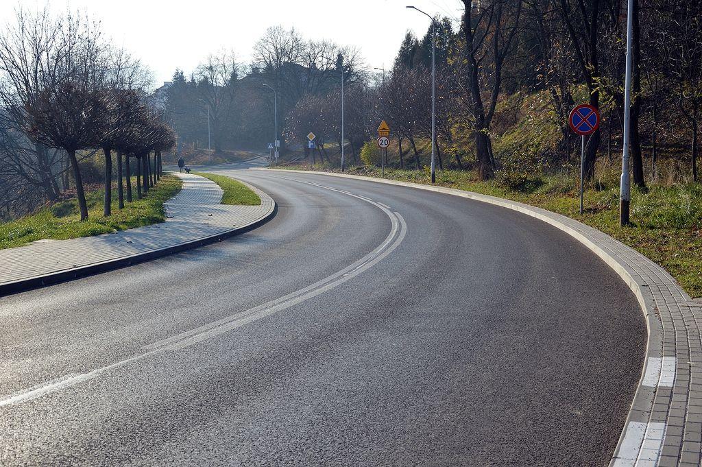 Prace remontowo-budowlane trwały 8 miesięcy. Ulica Bielskiego zyskała nową nawierzchnię. <br/>fot.UM Przemyśl  