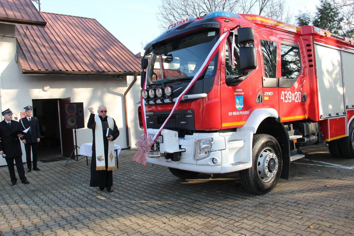 Volvo strażaków z Wólki Pełkińskiej poświęcone zostało 13 listopada.<br/>fot.UG Jarosław