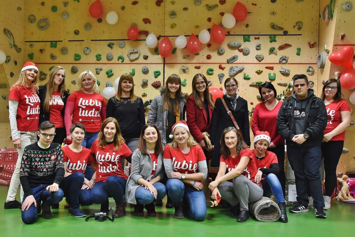 Wolontariuszki i wolontariusze „Szlachetnej Paczki” działają w Przemyślu już od wielu tygodni.<br/>fot.ze zbiorów własnych