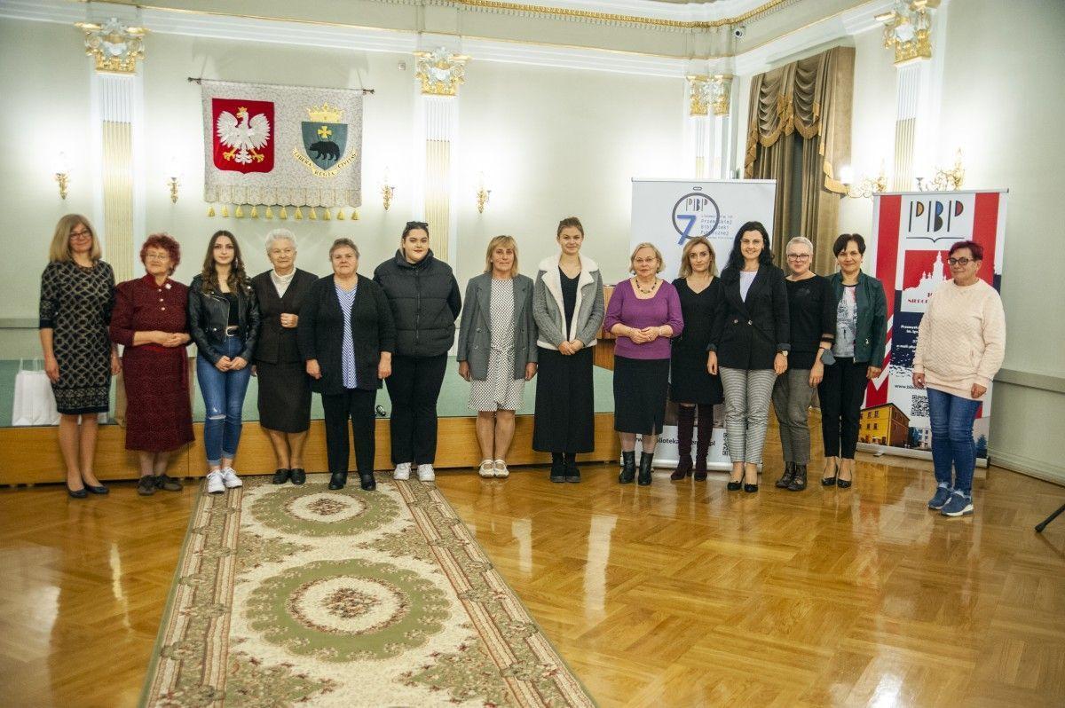 Uczestnicy obu konkursów na wspólnej fotografii.<br/>fot.Adam Podulka PBP w Przemyślu
