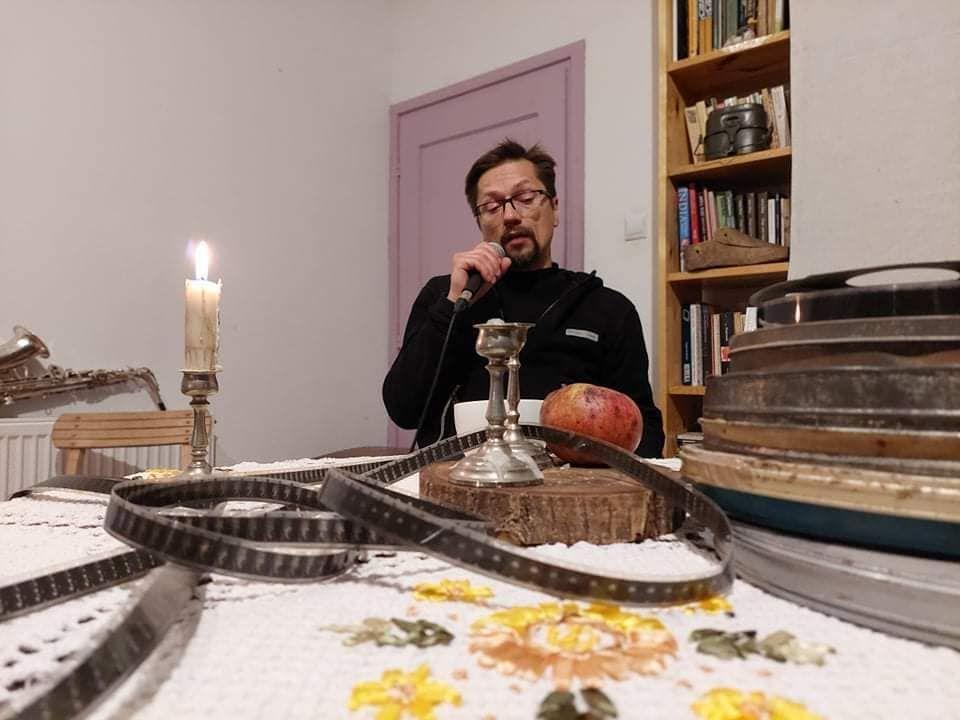 W Chutorze Gorajec zebrali się muzycy, filmowcy i poeci, aby opowiedzieć przeżycia ostatniego roku. Jedną z takich osób był Janusz Gawryluk – współtwórca Festiwalu Filmów Białoruskich „BulbaMovie”.<br/>fot.ze zbiorów własnych