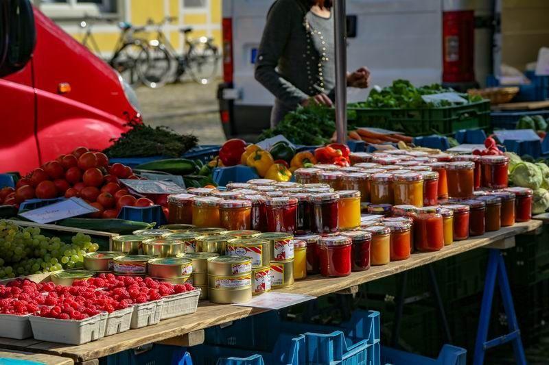 Maksymalnie na 200 tys. zł mogą liczyć rolnicy, którzy prowadzą działalność przetwórczą i sprzedaż produktów przetworzonych w ramach rolniczego handlu detalicznego, ale nie mają zarejestrowanej działalności.<br/>fot.ze zbiorów własnych