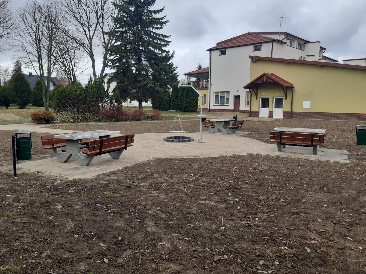 Miejsce do grillowania i biesiadowania w Stubnie zmieniło swoje oblicze.<br/>fot.UG Stubno