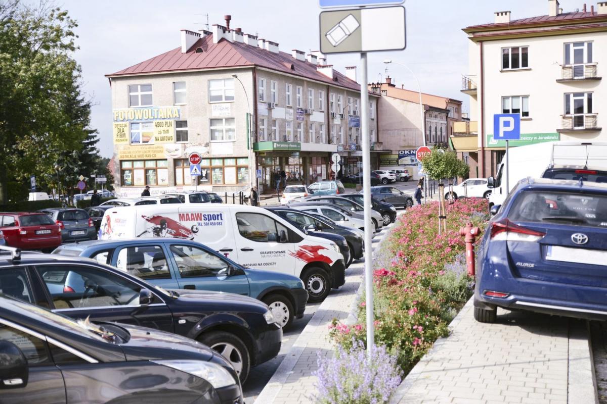 Ponad 80 proc. osób, które wzięły udział w społecznych konsultacjach poświęconych planowanej strefie płatnego parkowania, opowiedziało się za wprowadzeniem pomysłu w życie.<br/>fot.UM Przeworsk