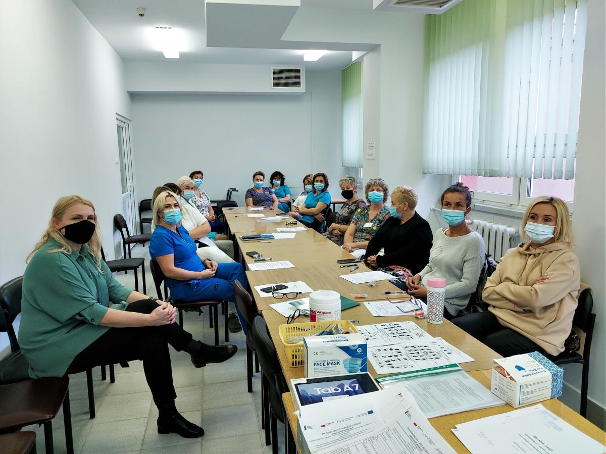 Przemyski szpital planuje przeszkolić 480 osób. W trakcie szkoleń personel ma możliwość przekazywania własnych spostrzeżeń i uwag na temat funkcjonowania placówki pod kątem jej dostosowania do potrzeb osób ze szczególnymi potrzebami.<br/>fot.WSZwP