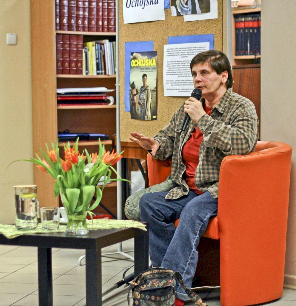 Janina Ochojska w Bibliotece Publicznej w Lubaczowie, 2016 r.<br/>fot.Justyna Zając