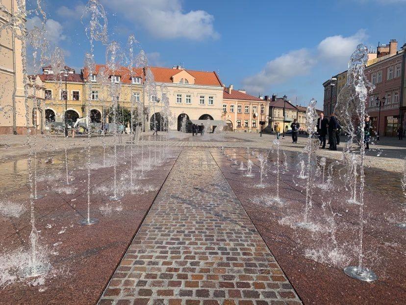 Fontanna na rynku w Jarosławiu<br/>fot.UM Jarosław 