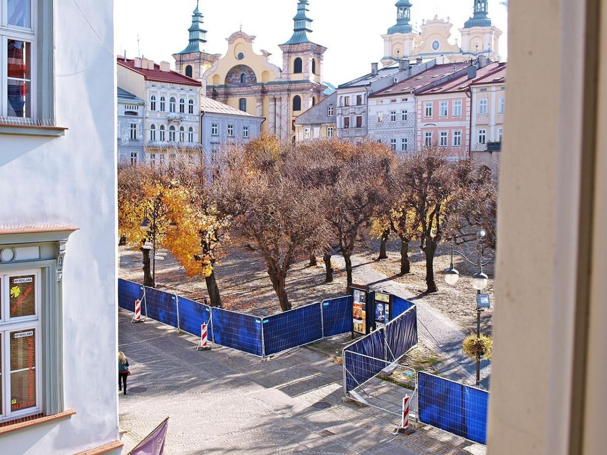Spory fragment Rynku, na którym prace się już rozpoczęły, został odgrodzony.<br/>fot.Mariusz Godos