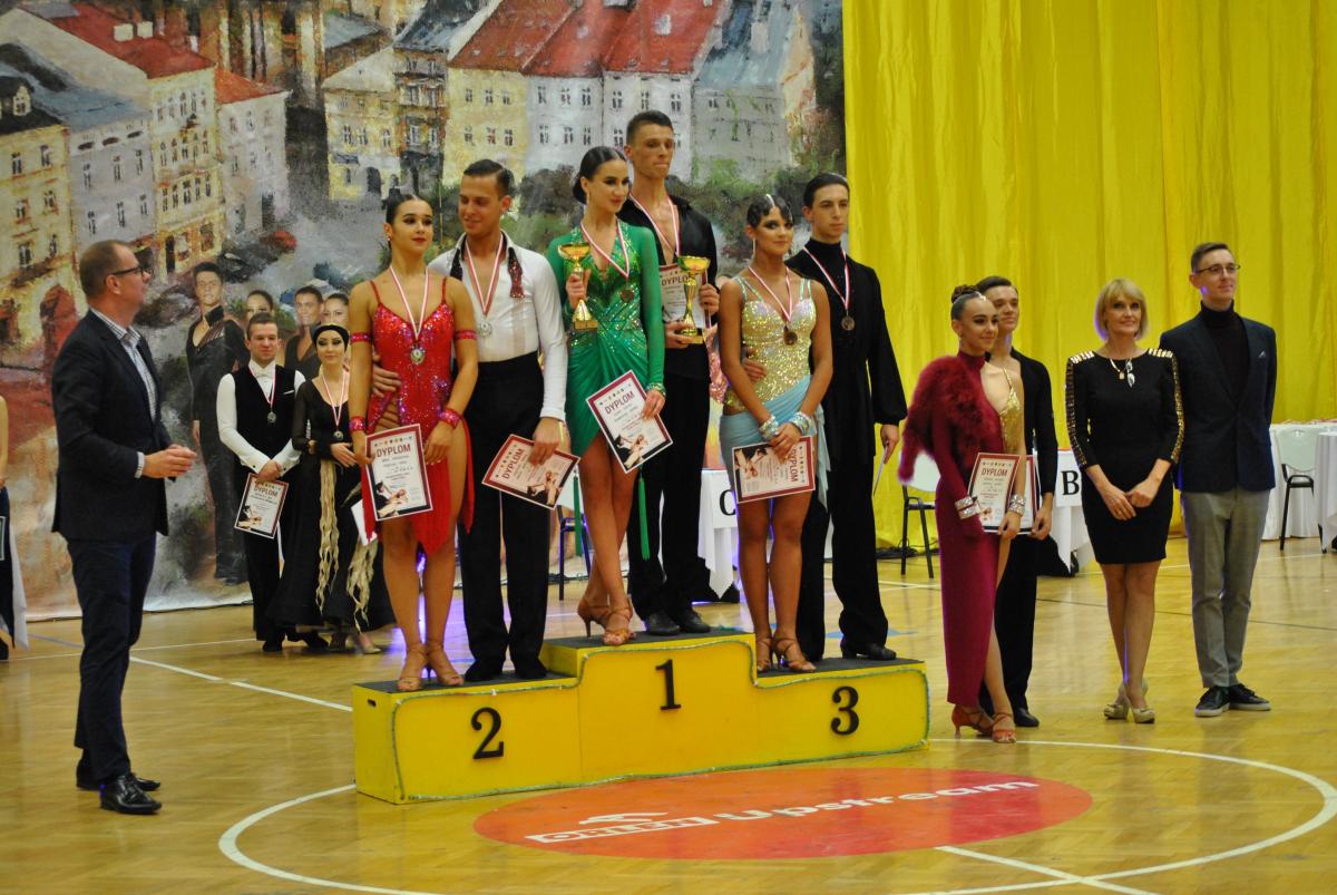 Wiktoria Rupar i Szymon Michałowski z klubu MDance Przemyśl – zdobywcy 1. miejsca w kategorii kl. B 16 plus latin.

<br/>fot.materiały organizatora