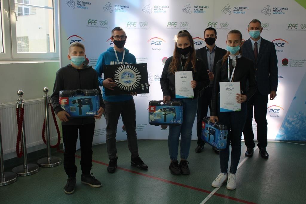 Zespół Szkół Technicznych i Ogólnokształcących im. Stefana Banacha w Jarosławiu reprezentowało aż 5 ekip. Dwie z nich stanęły na najwyższym stopniu podium.<br/>fot.ze zbiorów własnych