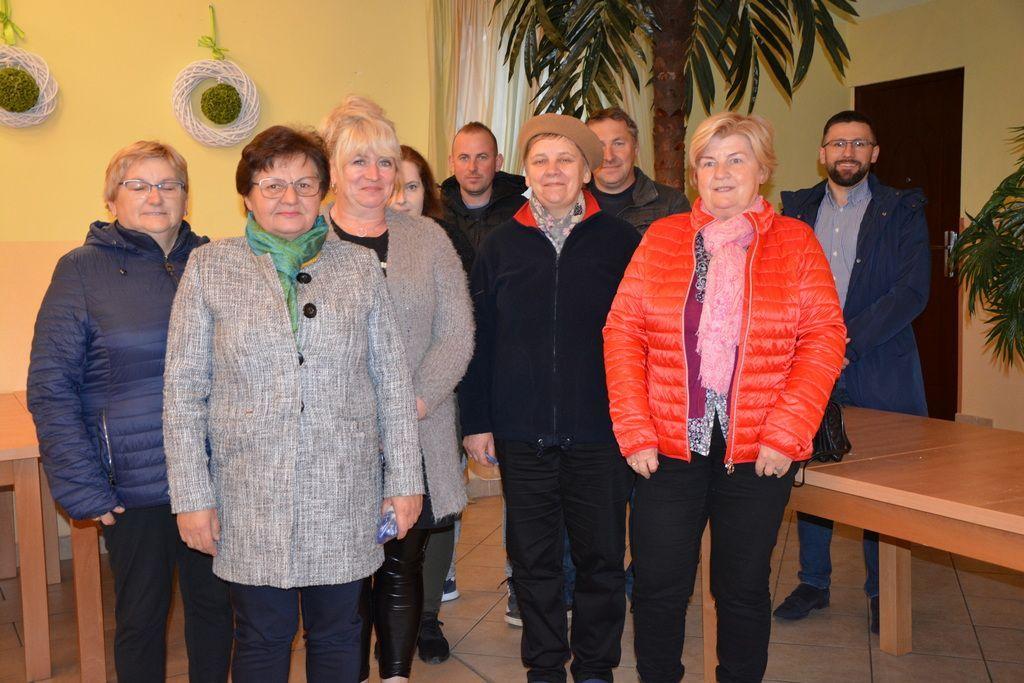 Bez problemu udało się zebrać chętnych do nauki i podniesienia kompetencji cyfrowych, tym bardziej że kurs kończy się egzaminem i otrzymaniem certyfikatu, ale wciąż można jeszcze przystąpić do projektu.

<br/>fot.UMiG Sieniawa