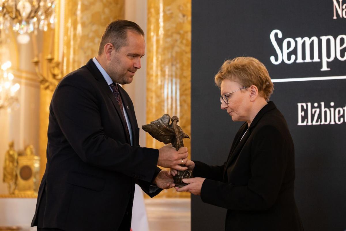 Elżbieta Rusinko odebrała nagrodę na Zamku Królewskim w Warszawie.<br/>fot.materiały organizatora