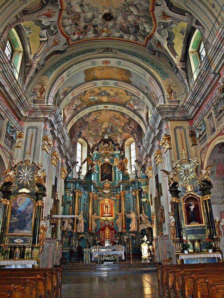 Ostatnia renowacja przywróciła pierwotną kolorystykę wnętrz, w tym oczywiście prezbiterium. Odnowiona została cała polichromia.<br/>fot.Mariusz Godos