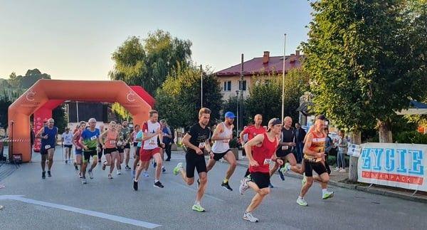 Otwarcie V Birczańskiego Biegu po Zdrowie.<br/>fot.Agata Lalik