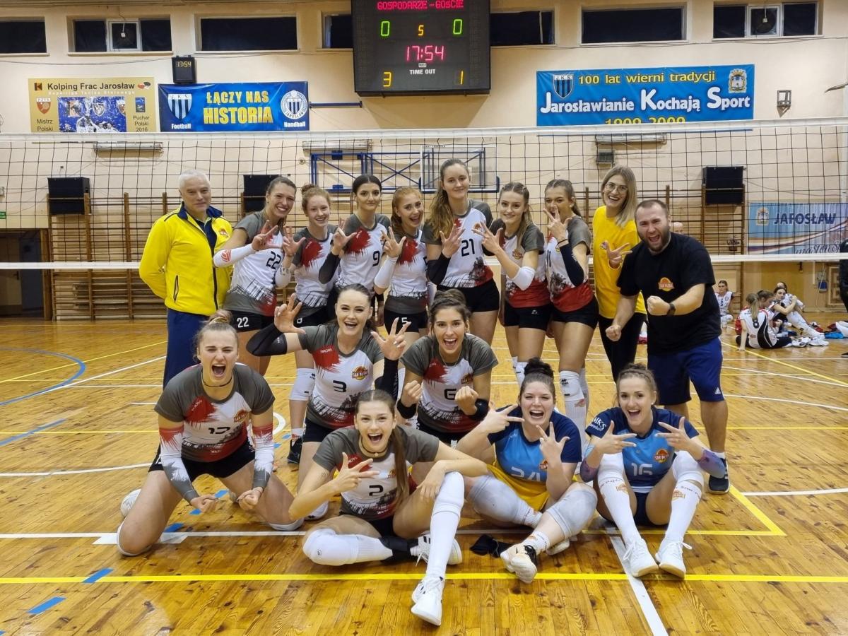 Jarosławski team tuż po pewnym triumfie z BAS Białystok na inaugurację nowego sezonu w I lidze.<br/>fot.www.facebook.com/SanPajdaVolleyballTeam