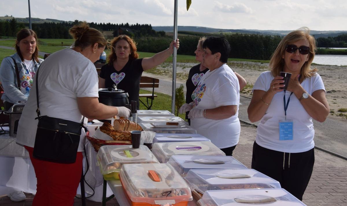 Oprócz szczepienia można było też liczyć na smaczne przekąski na wzmocnienie.


<br/>fot.UMiG Kańczuga