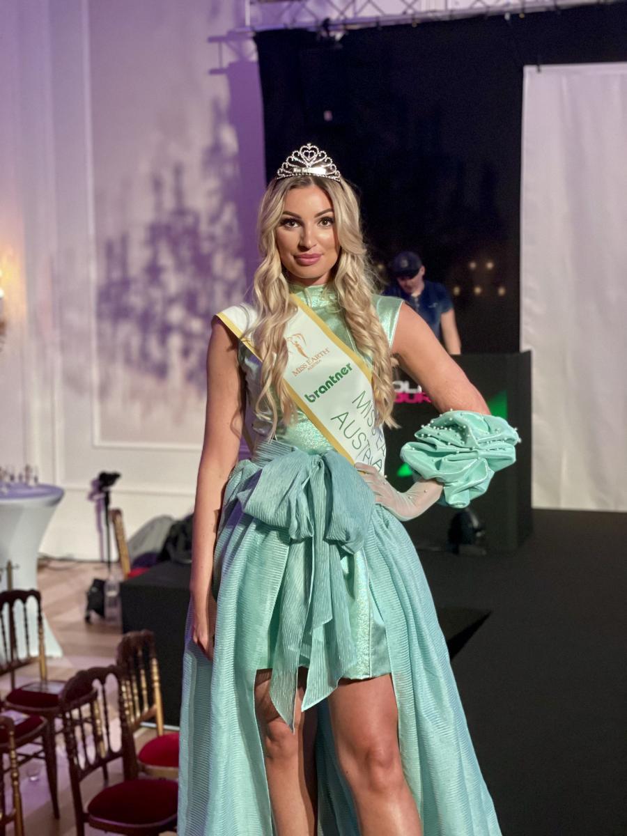 Klaudia Bleimer ma 25 lat. W Przemyślu spędziła kawał życia. Choć urodziła się w Rzeszowie, to jej bliscy mieszkają nad Sanem. Niedawno została Miss Earth Austrii 2021.<br/>fot.ze zbiorów Klaudii Bleimer