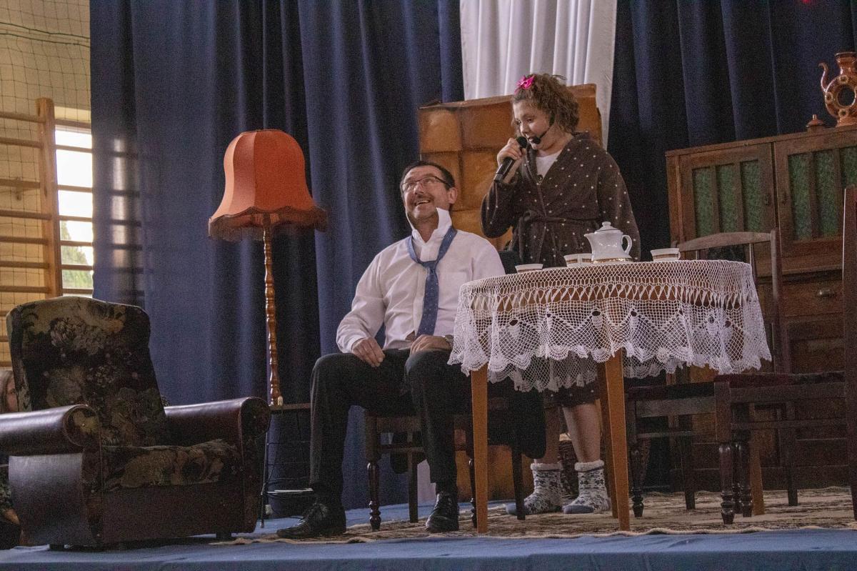 W Orłach nie tylko odtwarzano scenki dramatu Zapolskiej, ale też zaprezentowano modę z epoki.<br/>fot.GBP w Orłach