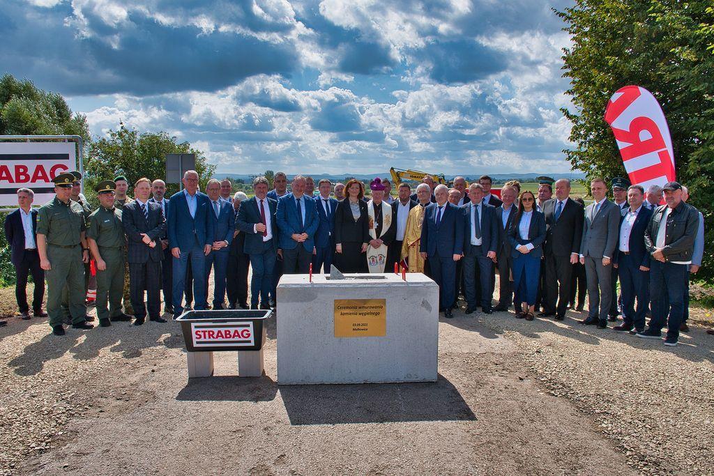 W uroczystości wmurowania kamienia węgielnego wzięło udział wielu znamienitych gości. Trudno wymienić wszystkich. <br/>fot.Grzegorz Karnas/ UM Przemyśl