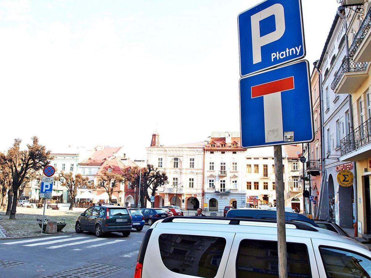 W tym miejscu już niebawem nie będzie parkingu.<br/>fot.Mariusz Godos