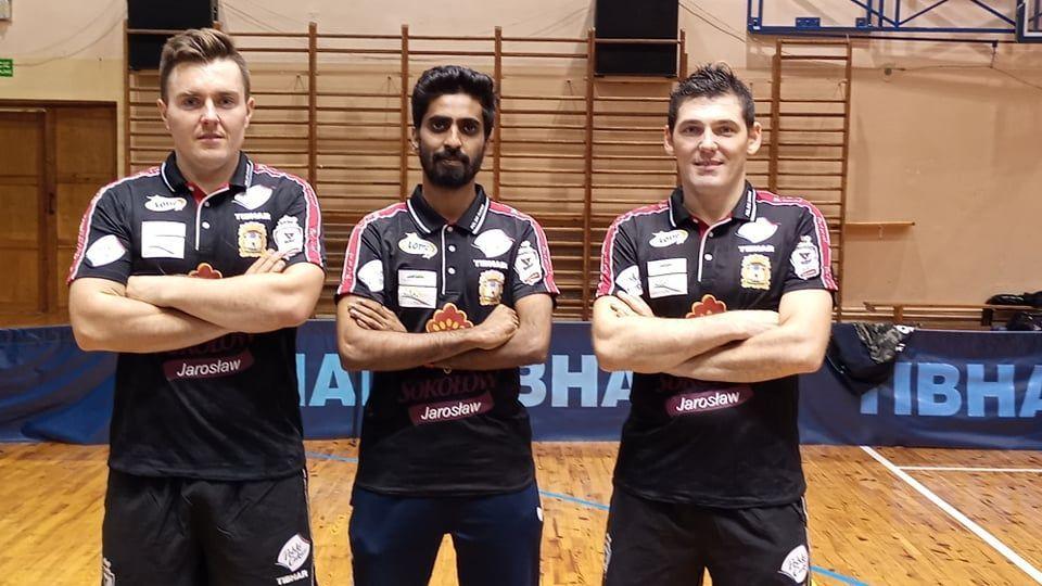 Sokołów SA Jarosław w składzie (od lewej): Mateusz Czernik, Sathiyan Gnanasekaran i Grigorij Własow bez problemów uporał się na inaugurację sezonu z Poltarex Pogonią Lębork.<br/>fot.ze zbiorów własnych