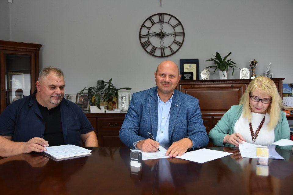 Oświetlenie boiska wykona firma Elektro- – System z Rozborza<br/>fot.UG Przeworsk
