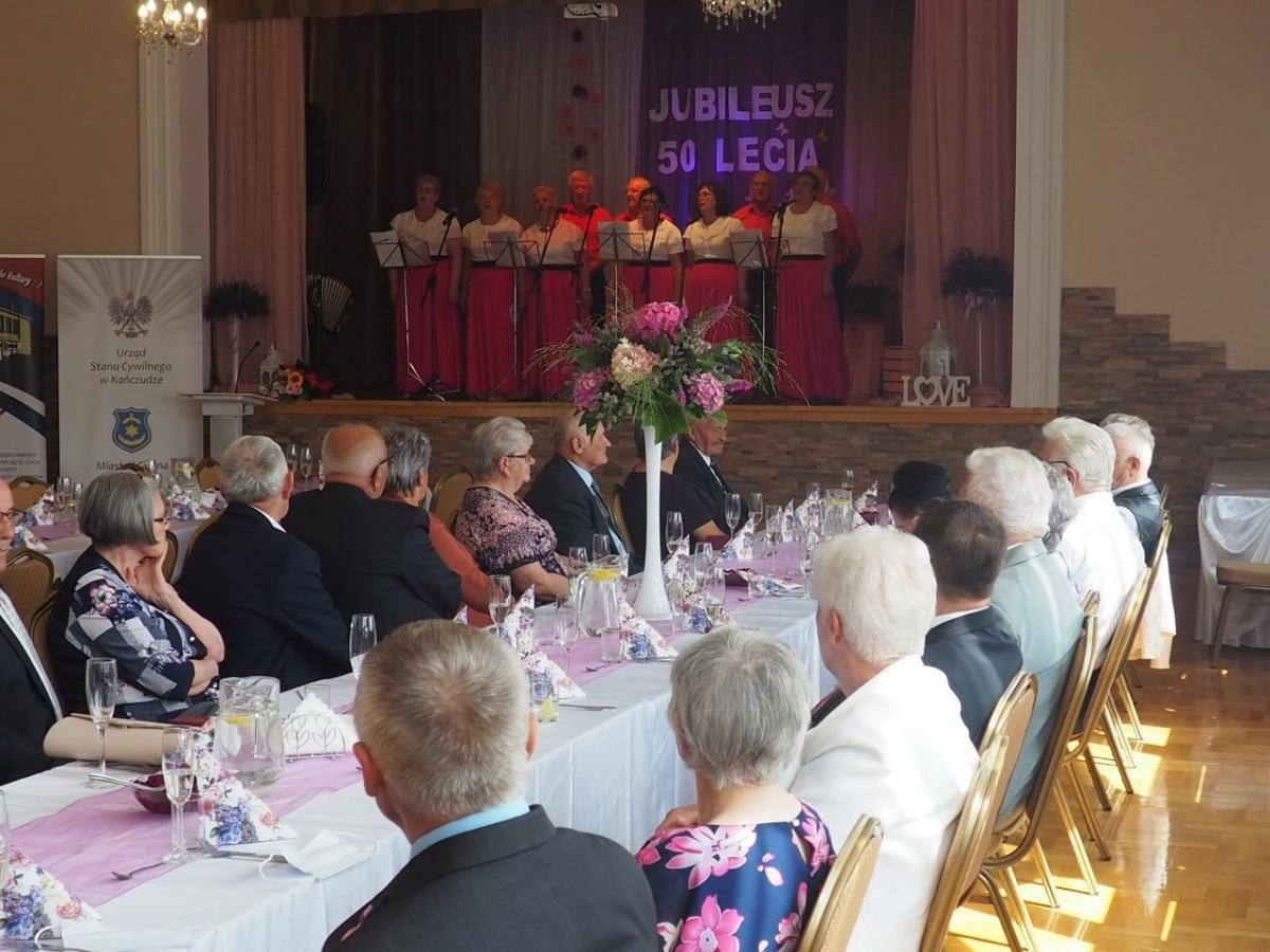 O miłą atmosferę zadbał zespół „Ala Babki Ala Dziadki’ .<br/>fot.UMiG Kańczuga