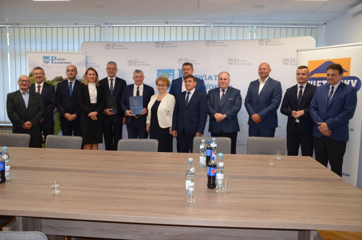Koszt rewitalizacji przeworskiej kolejki dojazdowej to przeszło 22 mln zł. Tym samym przedsięwzięcie stało się największą inwestycją w historii powiatu.<br/>fot.Starostwo Powiatowe Przeworsk