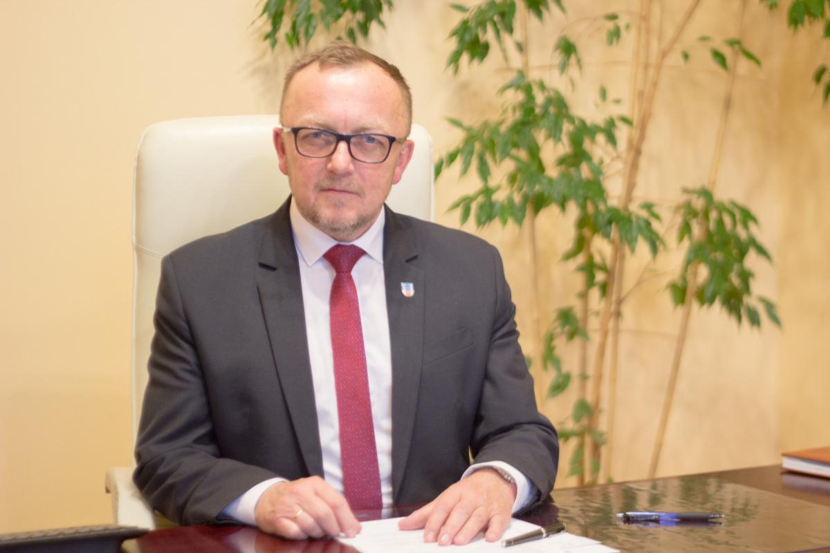 Starosta jarosławski Stanisław Kłopot podkreśla, że w jarosławskich szkołach ponadpodstawowych trwa właśnie rekrutacja uzupełniająca.<br/>fot.Bartłomiej Pacek