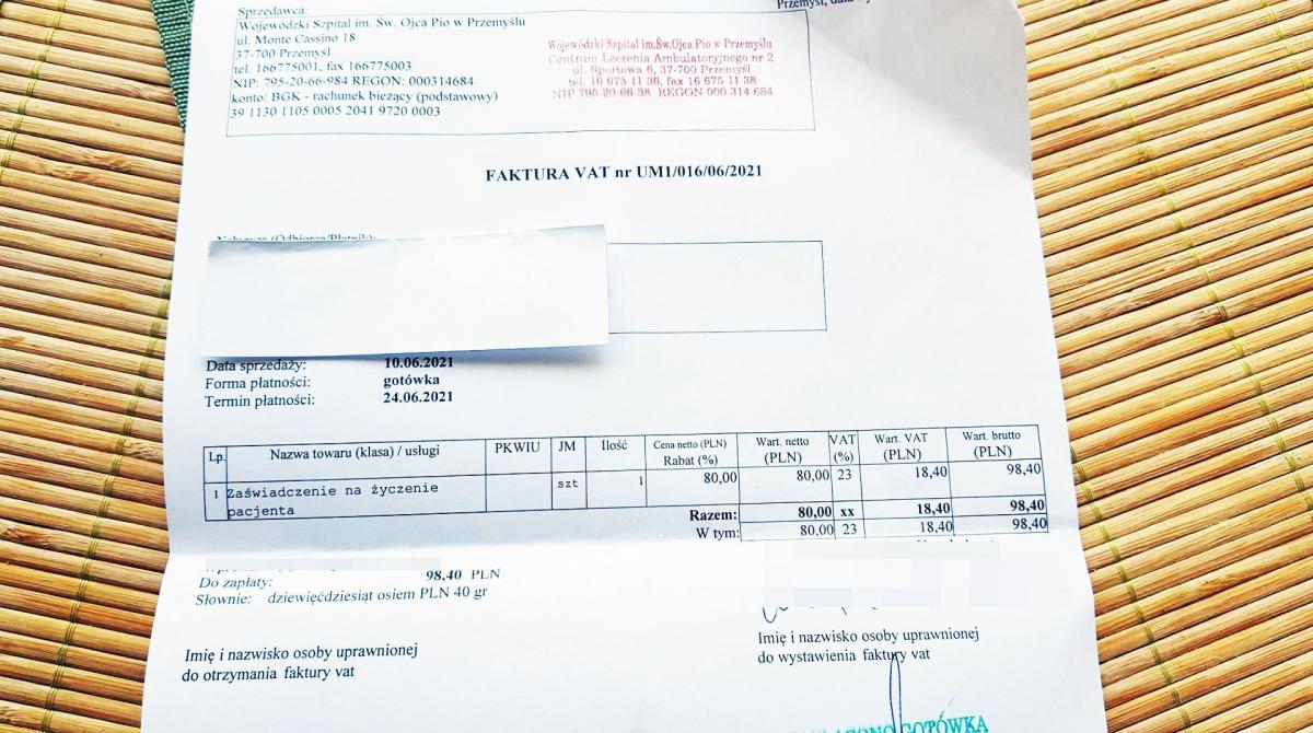 Taką kwotę pacjentka przychodni przy ul. Sportowej 6, będącej pod kuratelą Wojewódzkiego Szpitala w Przemyślu, musiała zapłacić za wydanie zaświadczenia o stanie zdrowia. Okazuje się jednak, że za wydany przez lekarza POZ dokument, nieujęty w katalogu nieodpłatnych zaświadczeń i orzeczeń gwarantowan