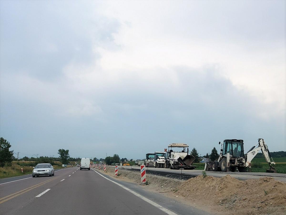 Rozbudowa drogi krajowej nr 28 między Przemyślem a Medyką ma się zakończyć w lipcu 2022 r. Wartość zadania to prawie 99,5 mln zł. <br/>fot.Paweł Bugira