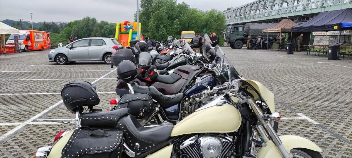 W czasie przygotowanego przez jarosławskich motocyklistów wydarzenia udało się zebrać prawie 14 litrów krwi – chętnych było więcej, niż krwiobus mógł przyjąć.<br/>fot.materiały organizatora