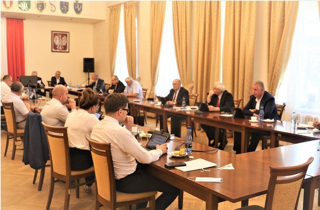 Decyzja o przyznaniu pomocy finansowej została wyrażona stosowną uchwałą. <br/>fot.Starostwo Powiatowe w Przemyślu