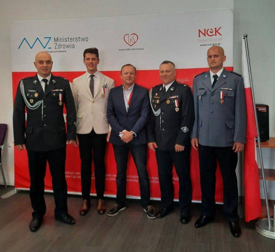 Asp. szt. Roland Florek (pierwszy z prawej)<br/>fot.KPP Jarosław