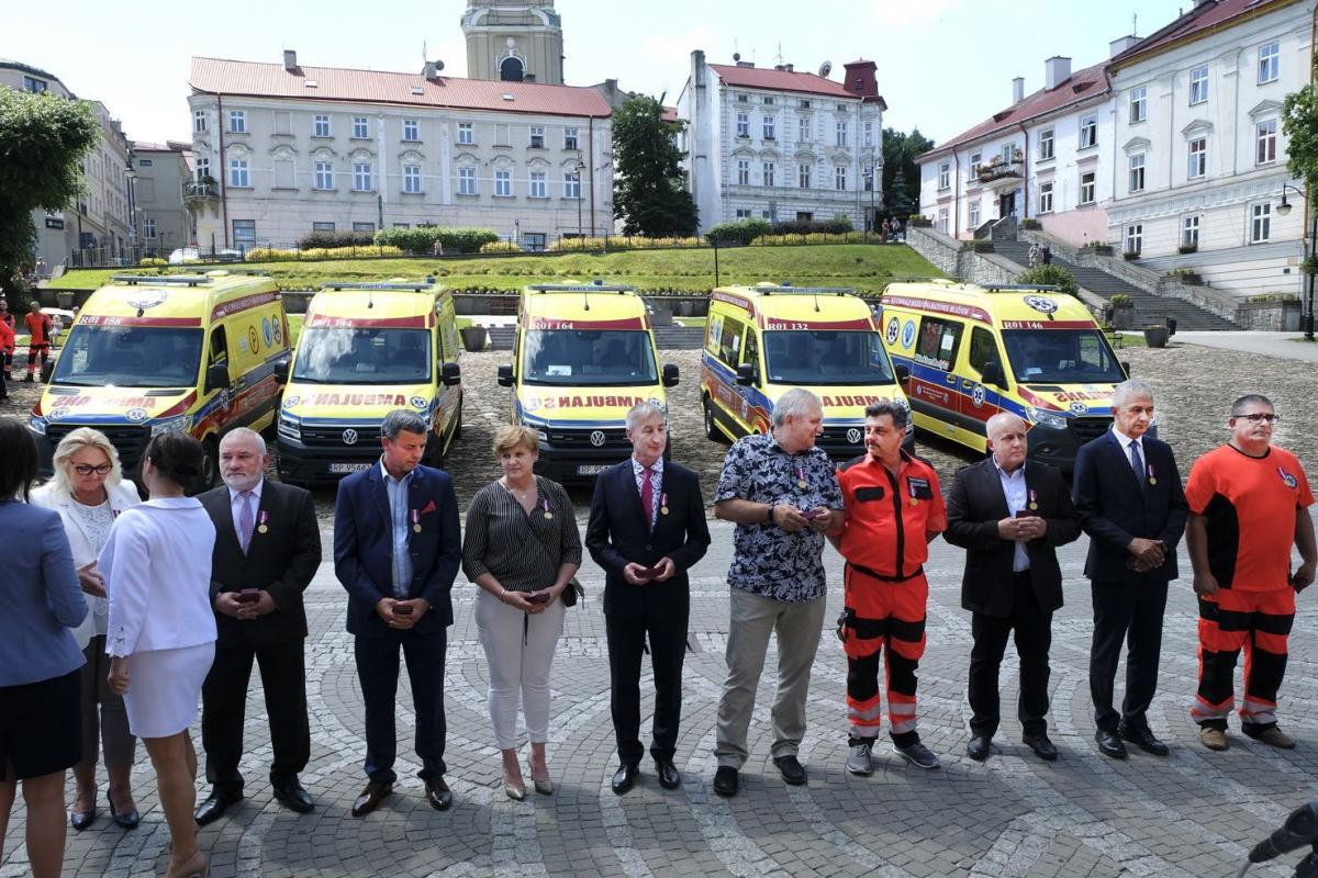 Odznaczeni Złotymi Medalami za Długoletnią Służbę.<br/>fot.Jacek Szwic