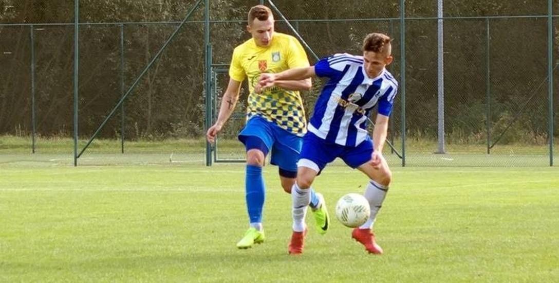 Bartłomiej Purcha (z prawej) zdobył w minionym sezonie najwięcej (14) bramek dla Texom Sokoła Sieniawa.<br/>fot.ze zbiorów własnych