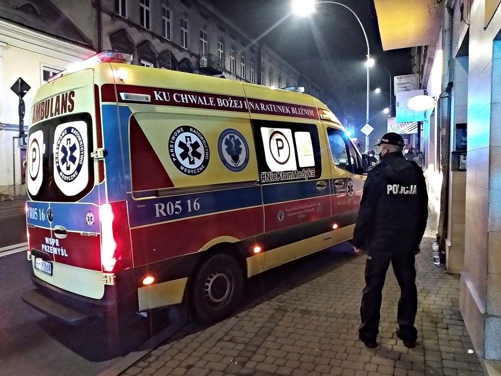 Akcja służb policyjnych przy ulicy Słowackiego w Przemyślu trwała ponad 7 godzin.<br/>fot.Mariusz Godos