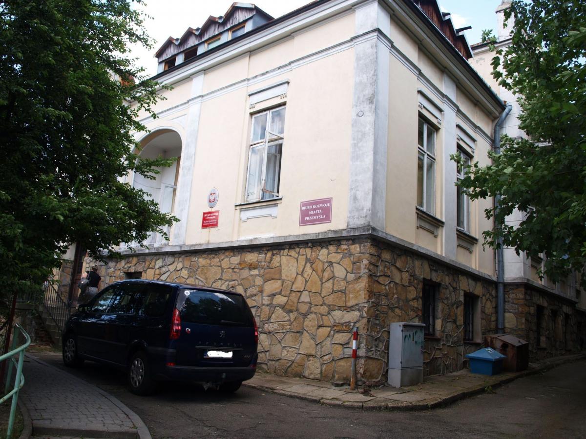 20 maja br. zabytkową willę przy ul. Matejki 1 w Przemyślu kupili od miasta szefowie spółki „Immobiles” z Prałkowiec. <br/>fot.Mariusz Godos