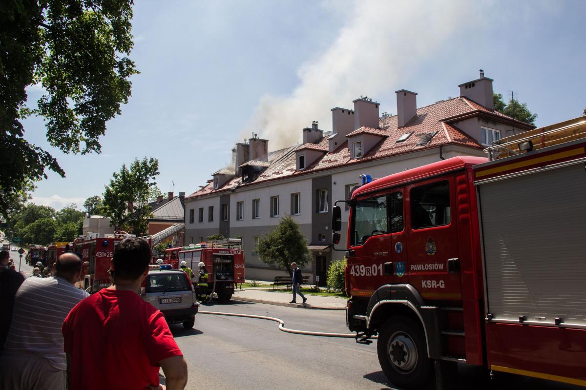 Na miejscu pracowało 13 zastępów państwowej i ochotniczej straży pożarnej.<br/>fot.Bartłomiej Pacek