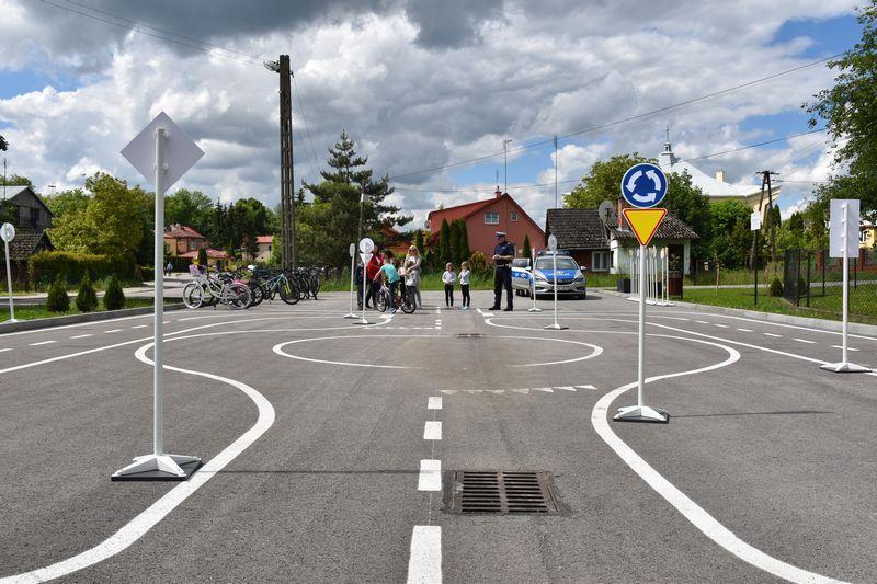 W Pawłosiowie otwarto rowerowy plac manewrowy.<br/>fot.UG Pawłosiów