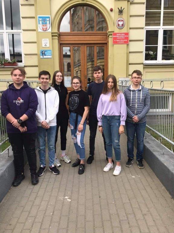 7-osobowa grupa uczniów Zespołu Szkół Drogowo-Geodezyjnych i Licealnych im. Augusta Witkowskiego w Jarosławiu i IV LO im. Mikołaja Kopernika w Rzeszowie realizuje projekt społeczny pod nazwą #RakCiach.<br/>fot.ze zbiorów własnych
