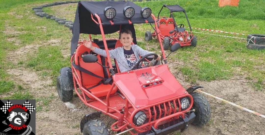 Magnesem dla najmłodszych z pewnością będą buggy – samochodziki spalinowe dla małych rajdowców, poruszające się po offroadowym torze na dolnej stacji wyciągu.

<br/>fot.materiały organizatora