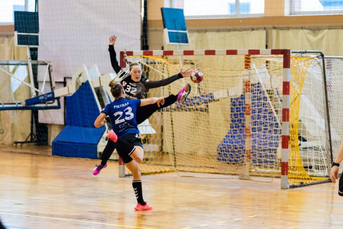 Dla Julii Pietras mecz z EKS Startem Elbląg był ostatnim w barwach Eurobud Grupa JKS Jarosław.<br/>fot.PGNiG Superliga Piłki Ręcznej Kobiet