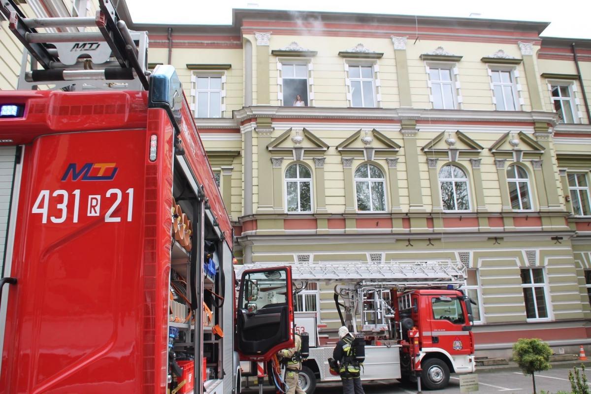 20 maja był dniem ćwiczeń obronnych. W wielu gminach rozległy się dźwięki syren, a w jarosławskim starostwie niezależnie obyła się próbna ewakuacja.  <br/>fot.Starostwo Powiatowe w Jarosławiu