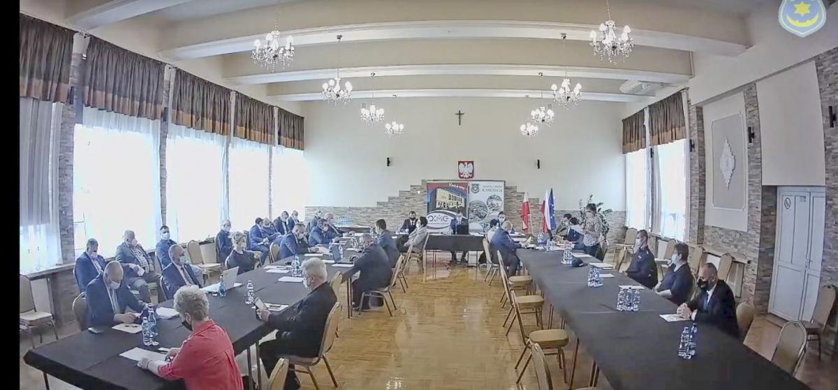 Rada gminy uchwałę o zwolnieniu podatkowym dla lokalnych przedsiębiorców podjęła jednogłośnie.<br/>fot.UMiG Kańczuga