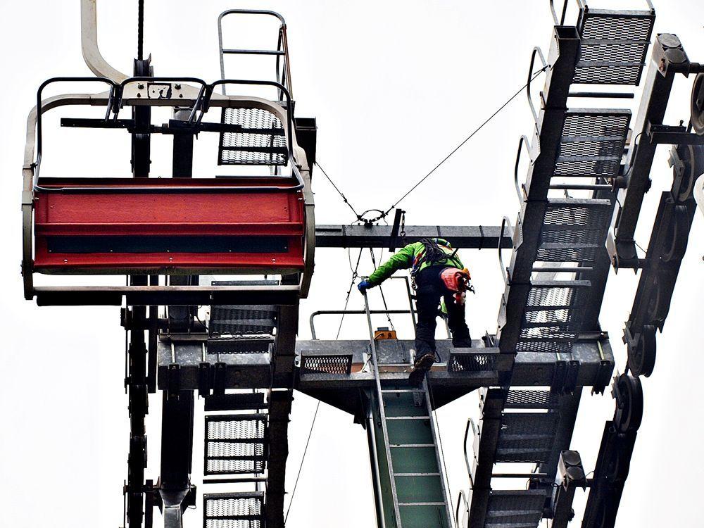 Prace modernizacyjne przy kolei linowej już się rozpoczęły. Teraz szefostwo POSiR ma pewność, że może je kontynuować i zakończyć.<br/>fot.Mariusz Godos