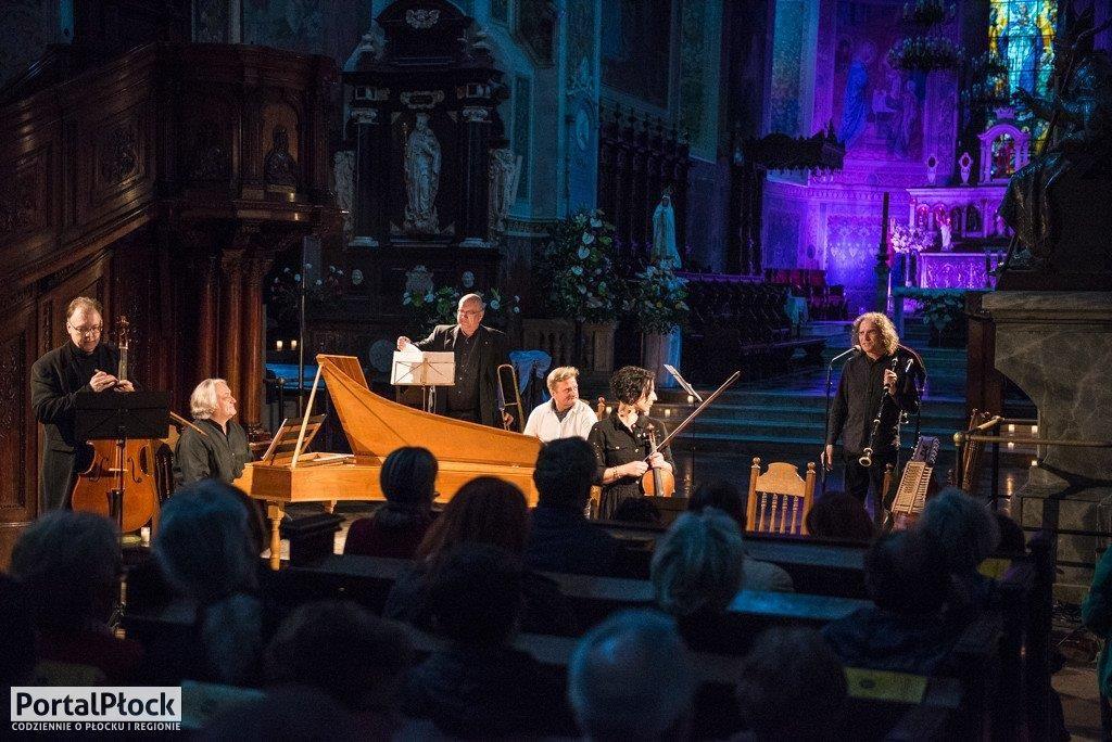 Orkiestra Czasów Zarazy zagra 15 maja, o 19 w Kamienicy Orsettich. Wstęp jest wolny, ale by wejść na koncert, trzeba się zarejestrować pod adresem mailowym rezerwacja@muzeum-jaroslaw.pl. Koncert będzie dostępny także online.<br/>fot.Portal Płock