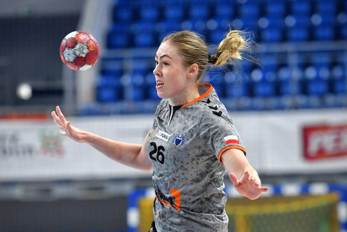 Aleksandra Zimny zdobyła w tym sezonie już 95 bramek. W Lubinie pięciokrotnie pokonała bramkarki Perły. <br/>fot.PGNiG Superliga Piłki Ręcznej Kobiet