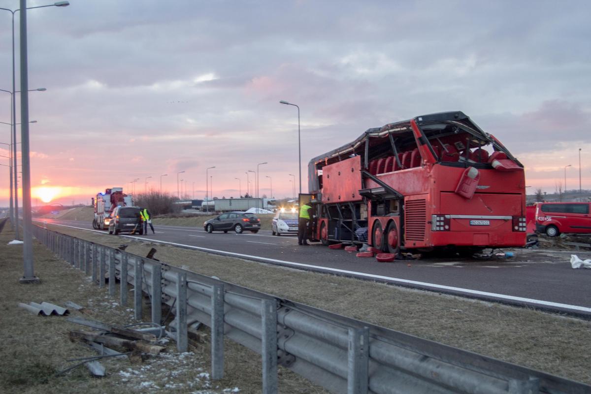 Do 6 szpitali w województwie trafiły ofiary tragicznego wypadku autokaru do jakiego doszło w nocy 6 marca na autostradzie A4 w okolicach MOP-u Kaszyce. <br/>fot.Bartłomiej Pacek